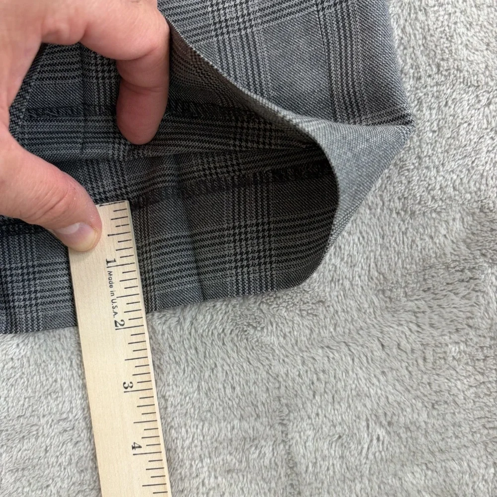 Vintage Banana Republic Trouser Pants in Grey Plaid 100% Wool Straight Leg Prepp